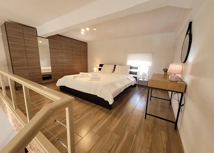 Kazerma ηομε Rhodes City